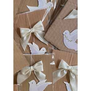 Frdiglavet fredsdue med rhvid sljfe assorteret