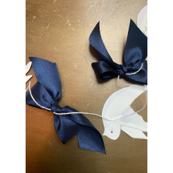 Hvide duer med bl sljfer - guirlande